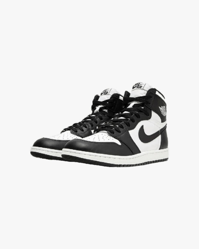 Air Jordan 1 Retro Black Sneakers