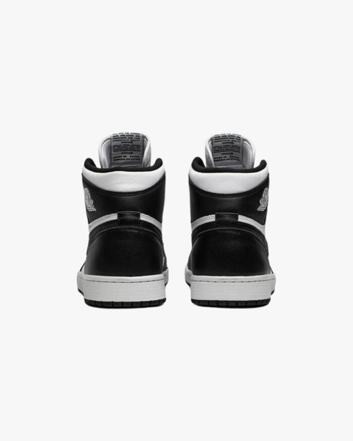 Air Jordan 1 Retro Black Sneakers