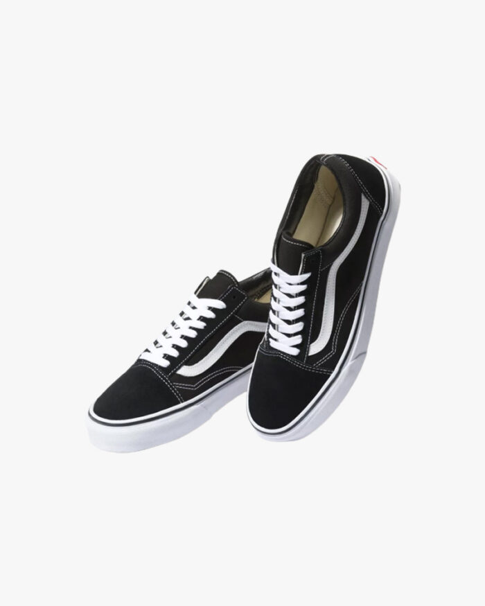 Black and White Skater Vans Rubber Shoes